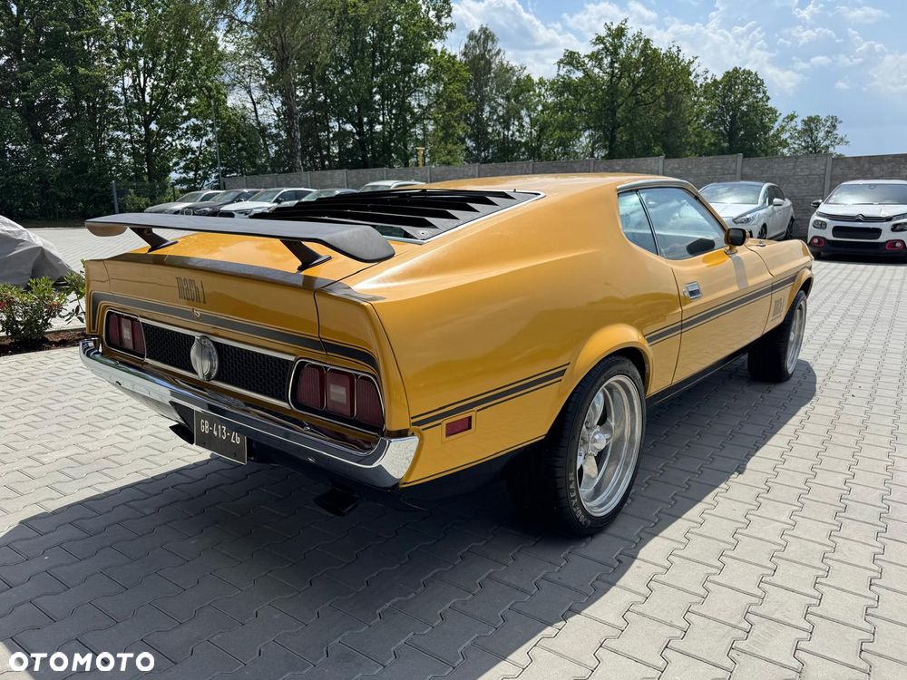 Ford Mustang - 7