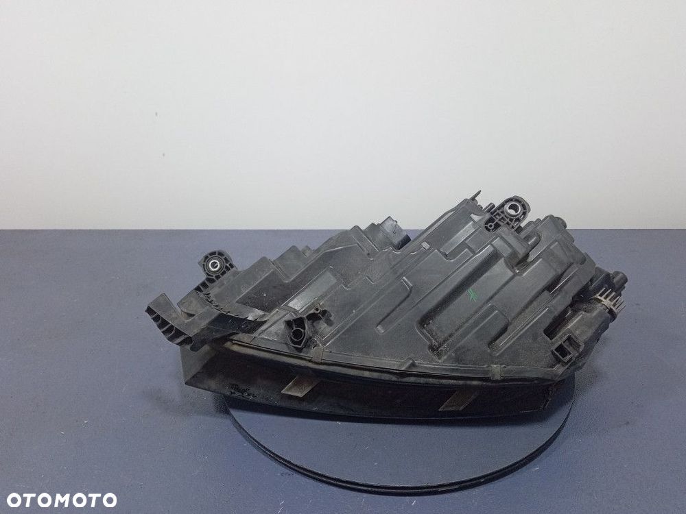 SKODA OCTAVIA IV REFLEKTOR PRAWY LAMPA PRZEDNIA LED EU - 3