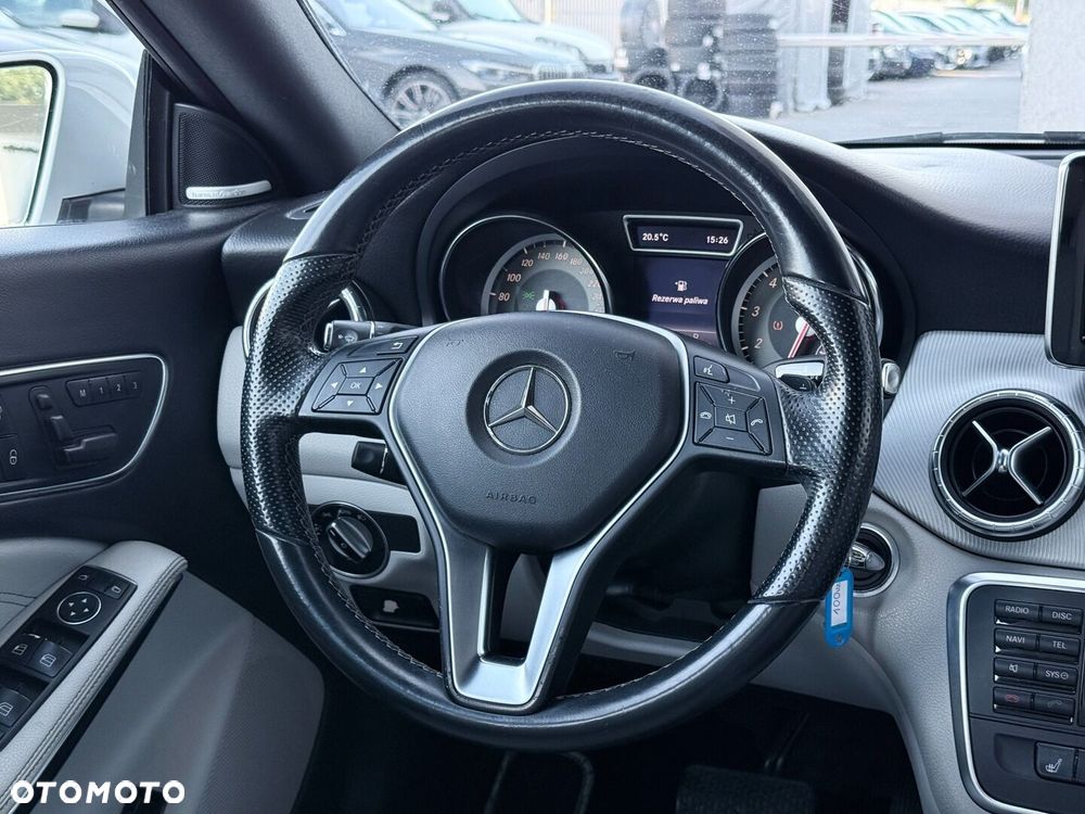 Mercedes-Benz CLA - 25