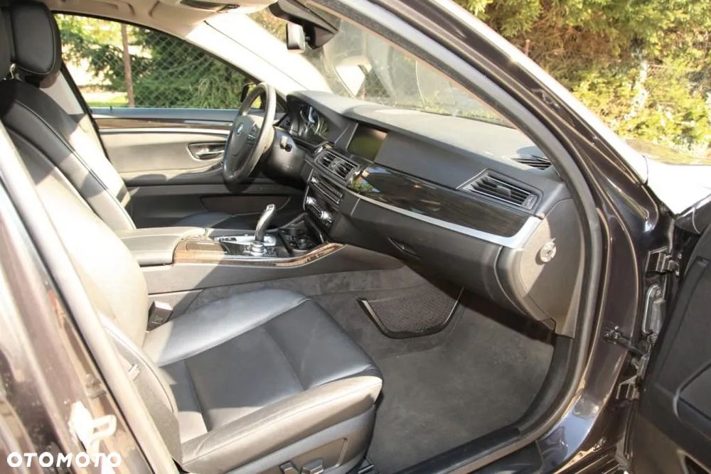 BMW Seria 5 520d Touring - 23