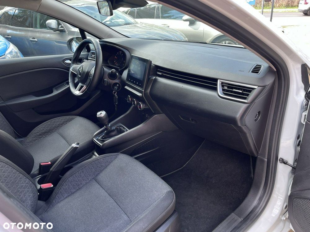 Renault Clio - 25
