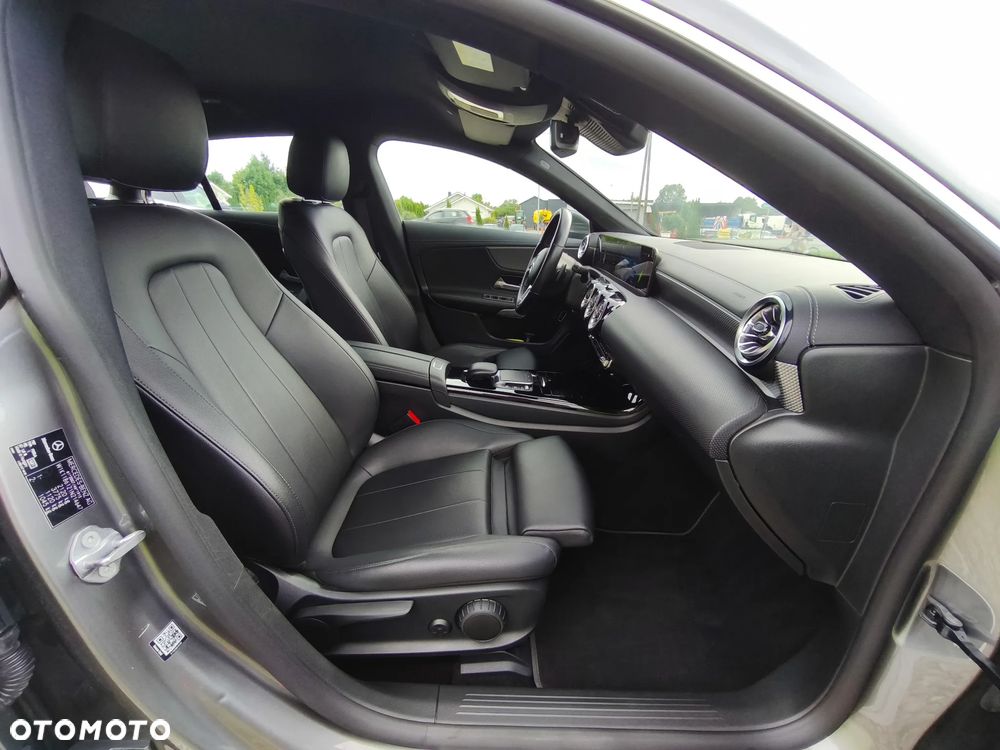 Mercedes-Benz CLA - 31