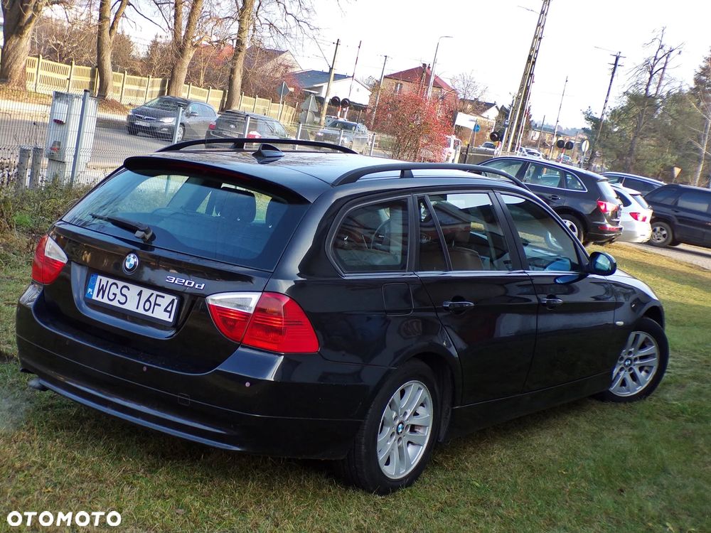 BMW Seria 3 320d DPF Efficient Dynamics Edition - 12