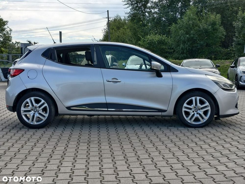 Renault Clio - 8