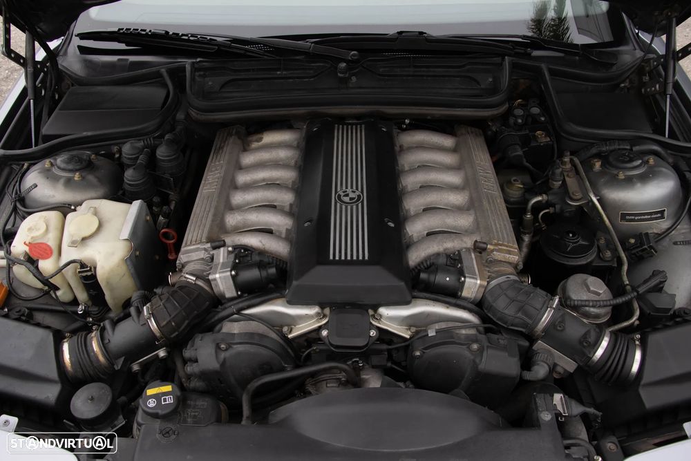 BMW 850 i A - 35