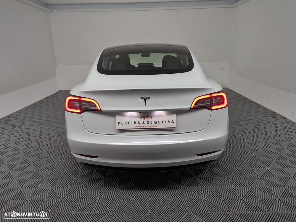 Tesla Model 3 Long Range Tração Traseira - 25