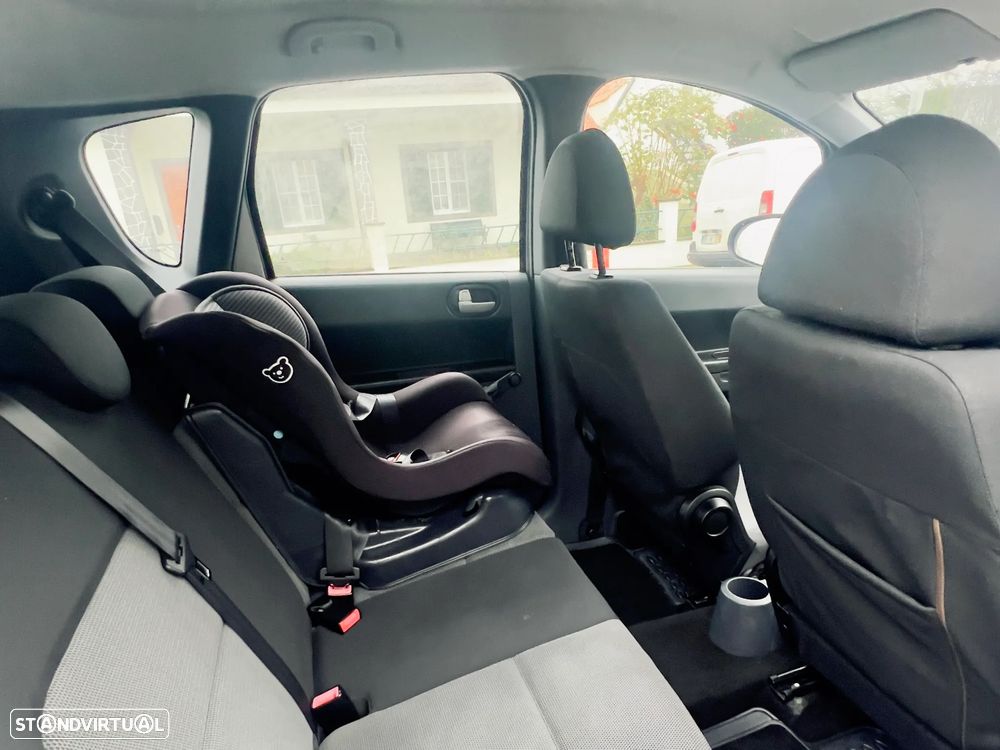 Mitsubishi Colt - 17