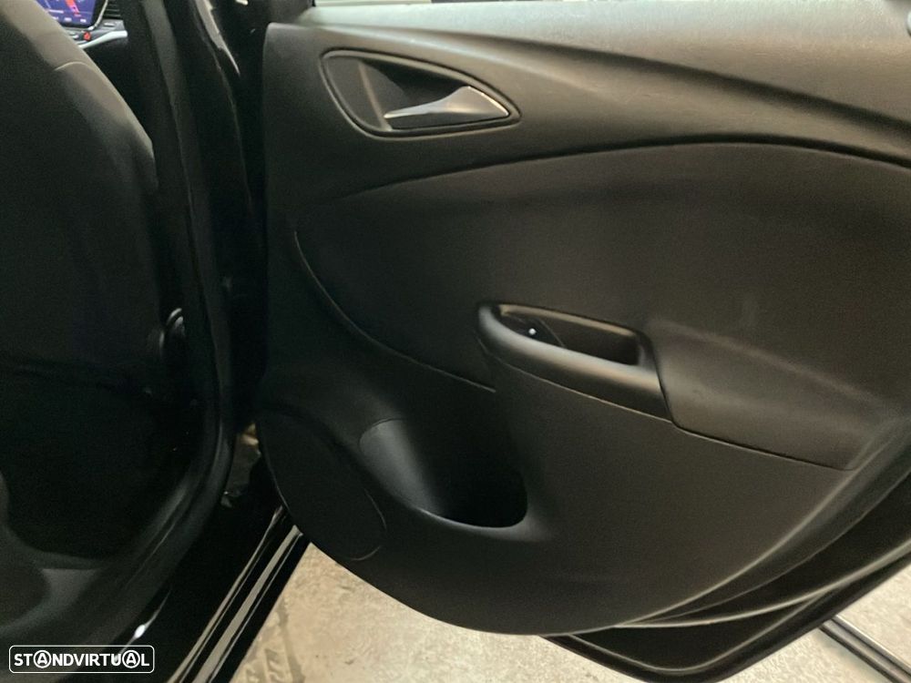 Opel Astra Sports Tourer - 22