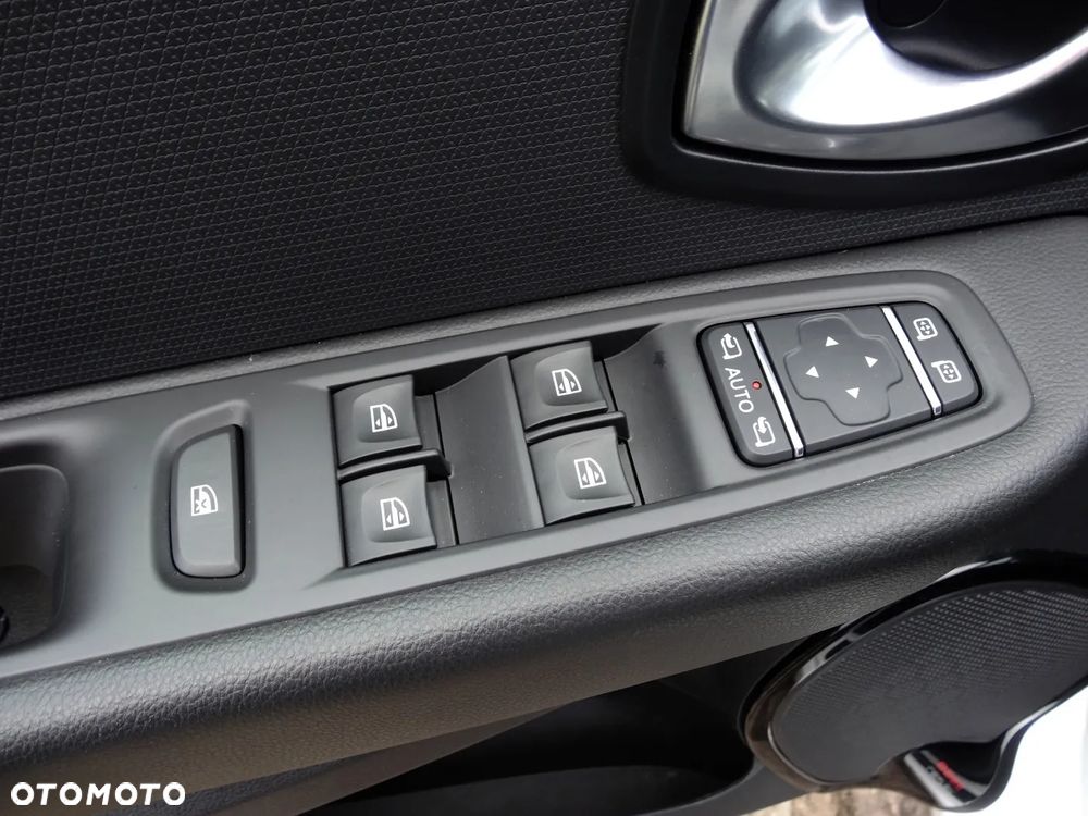 Renault Clio 0.9 TCe Limited - 29