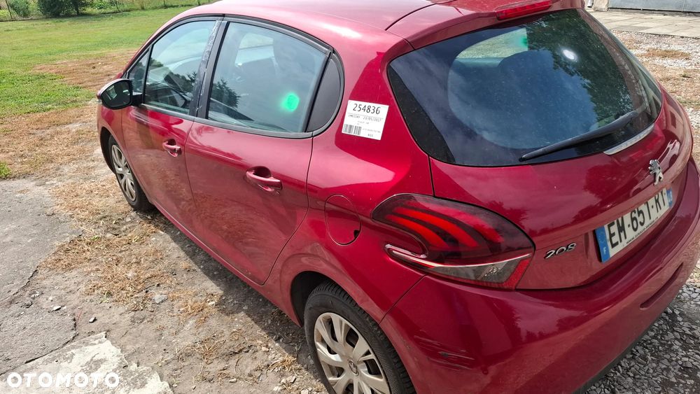 Peugeot 208 - 5