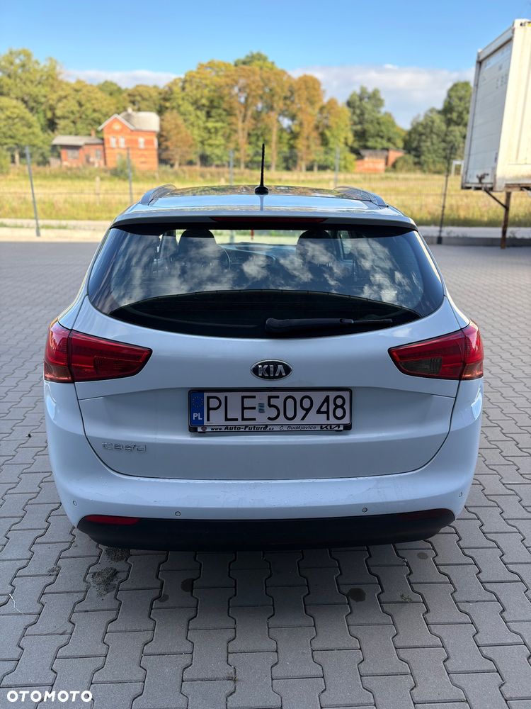 Kia Ceed - 8