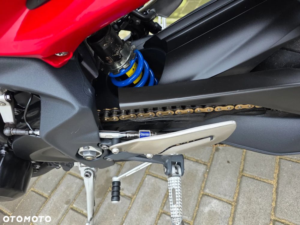 Triumph Street Triple - 22