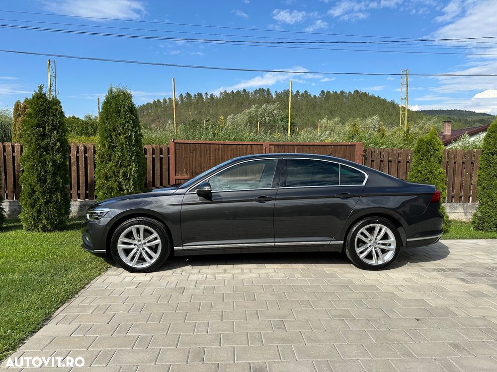 Volkswagen Passat - 1