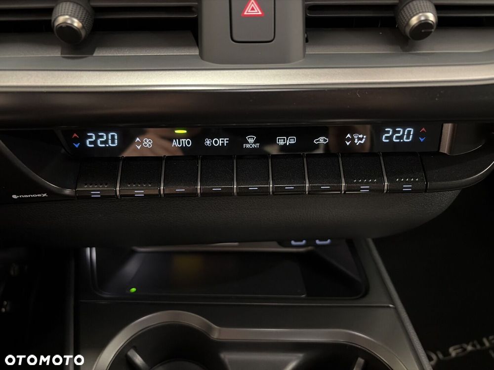 Lexus UX 300h F Sport Design - 18