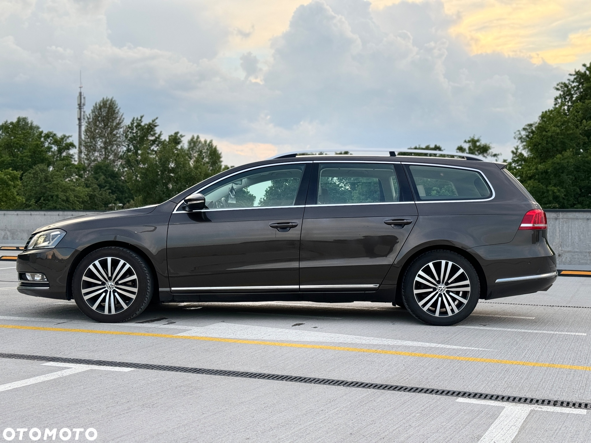 Volkswagen Passat 2.0 TDI 4Mot Highline DSG - 9