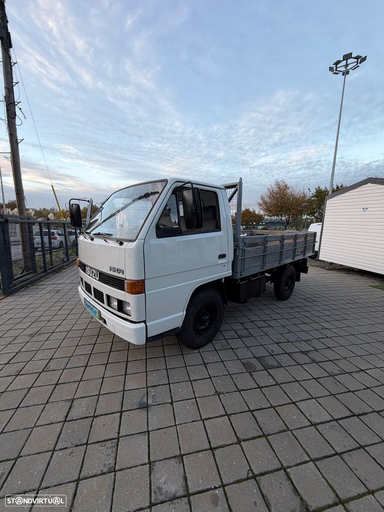 Isuzu NKR 2.8 DIESEL 3 LUGARES COM CAIXA ABERTA - 1