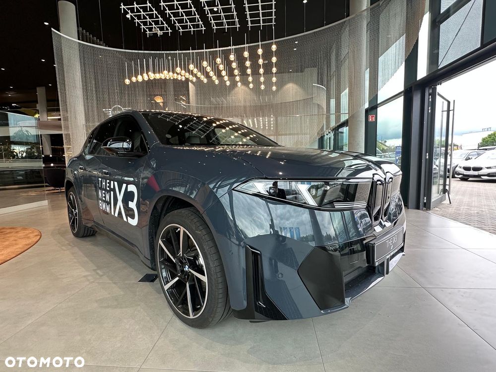 BMW iX3 - 9