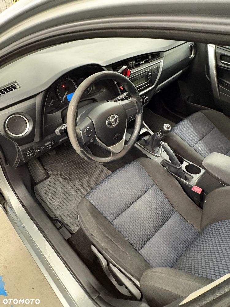 Toyota Auris 1.6 Active - 11