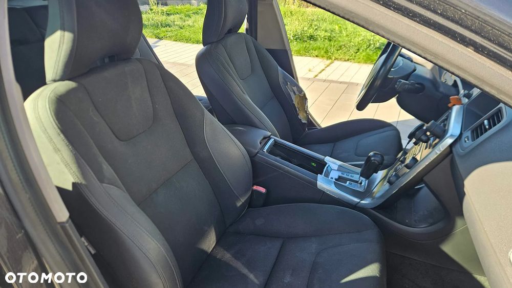 Volvo V60 D3 Geartronic Momentum - 23