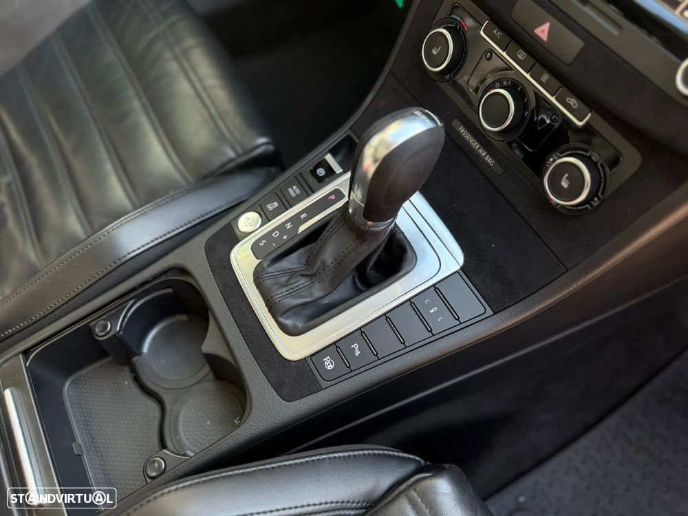 VW Passat Variant 2.0 TSI DSG R-Line - 11