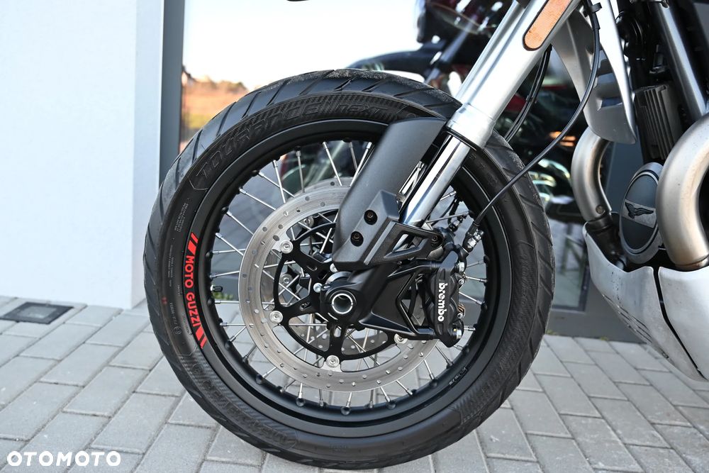 Moto Guzzi V85 - 20