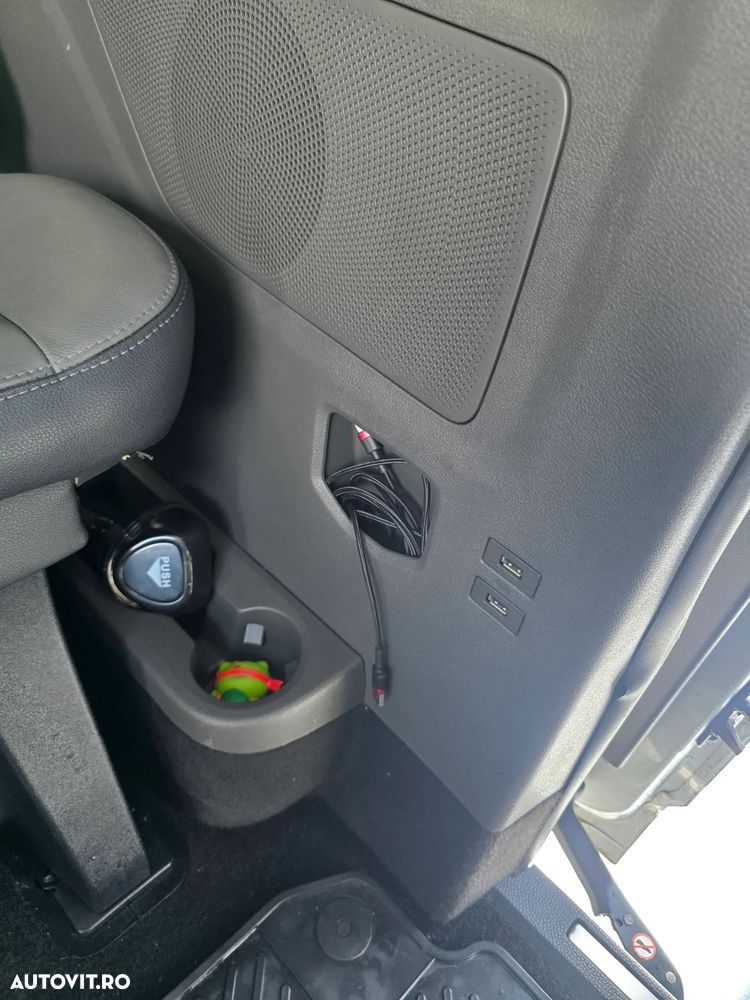 Ford Tourneo Custom Bus 320 2.0 EcoBlue 185 CP L2H1 Titanium X Aut. - 32