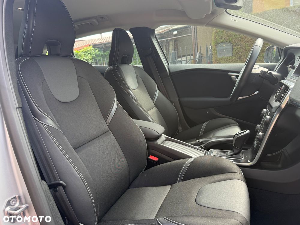 Volvo V40 T2 Drive-E Momentum - 11