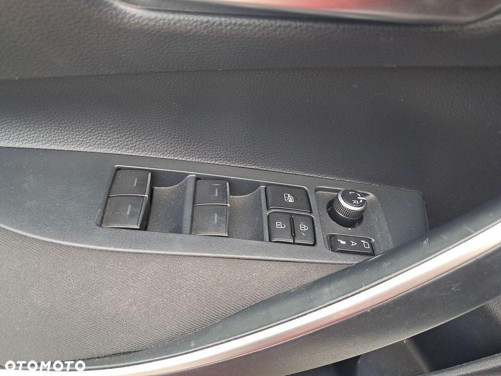 Toyota Corolla 1.8 Hybrid Comfort - 24