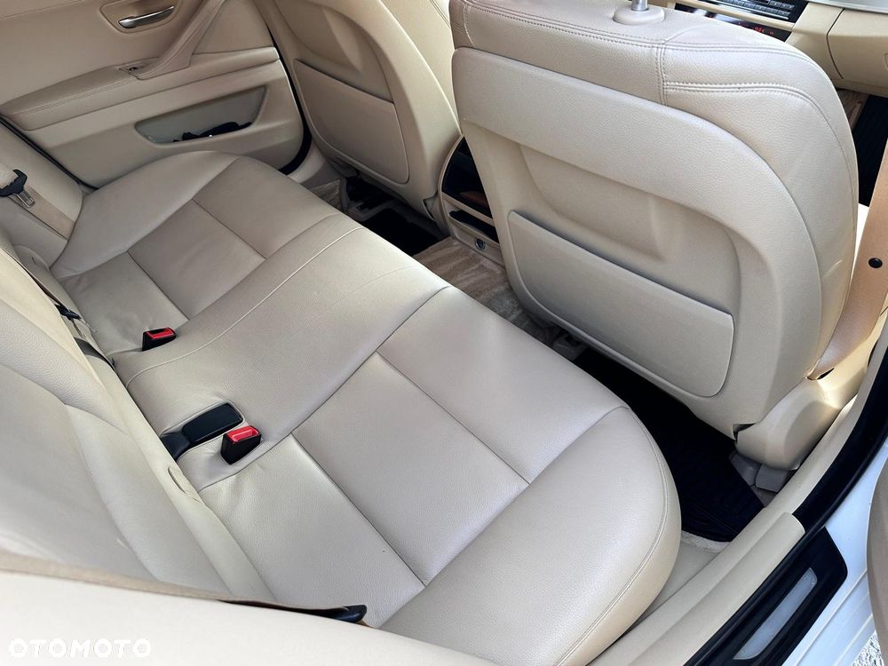 BMW Seria 5 520d xDrive - 12