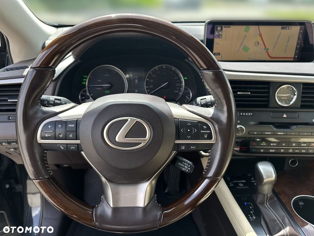 Lexus RX - 16