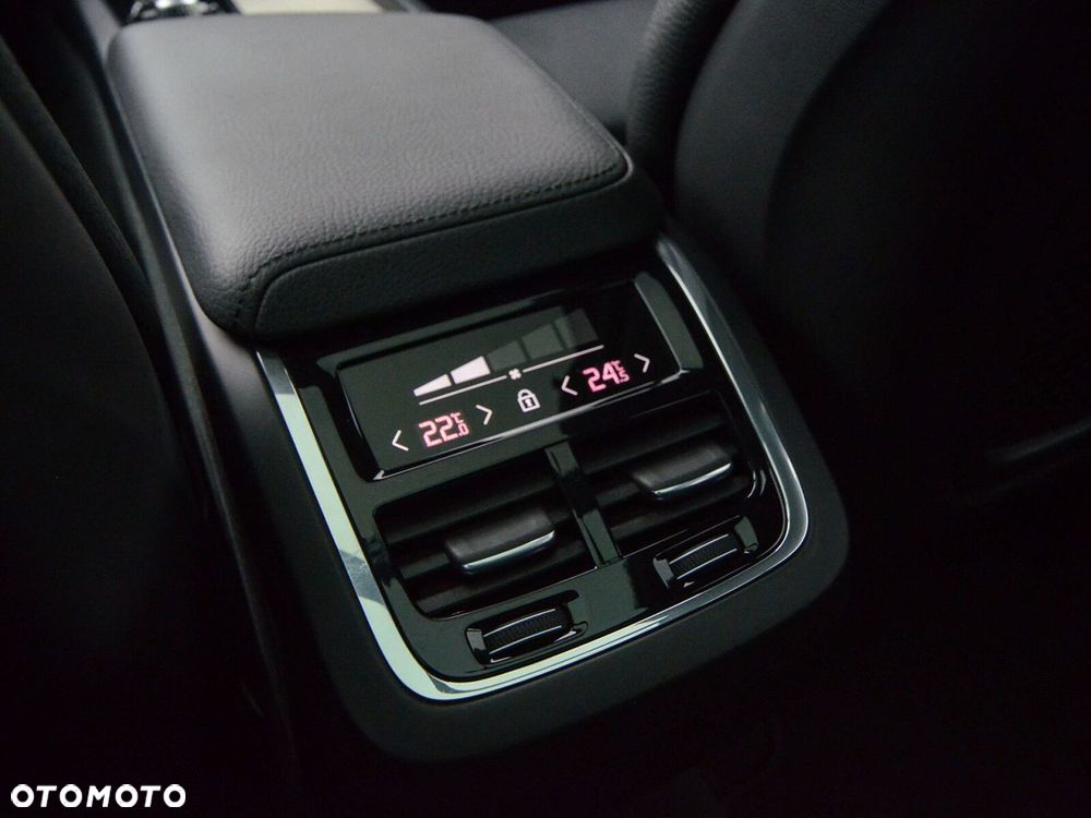 Volvo XC 60 D5 SCR AWD Inscription - 39