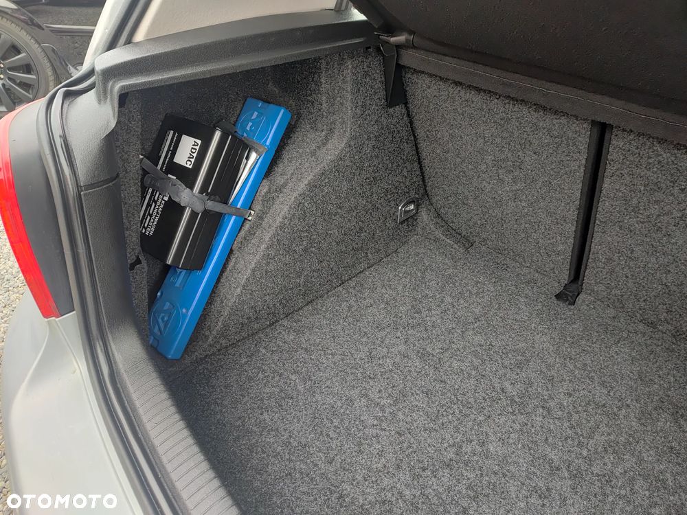 Volkswagen Golf - 23
