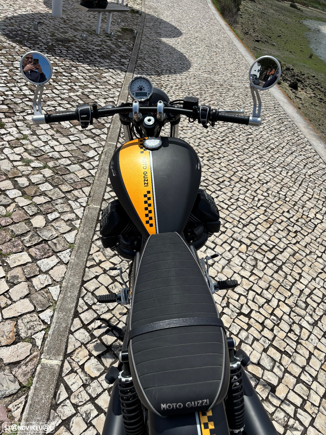 Moto Guzzi V9 Bobber - 5