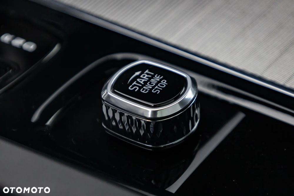 Volvo XC 60 B5 B AWD Ultimate Dark - 25