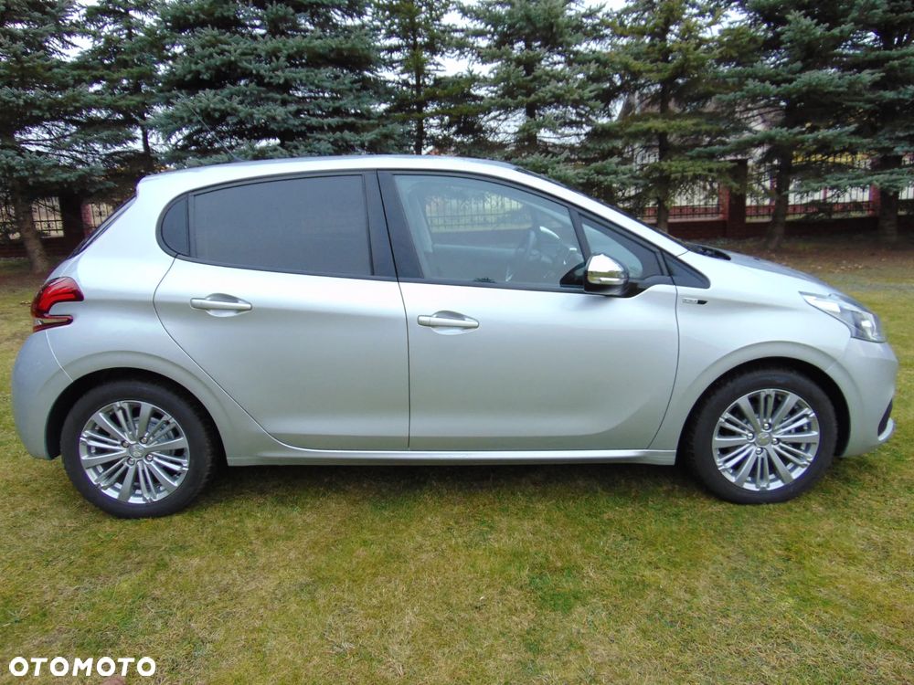Peugeot 208 82 PureTech Style - 13