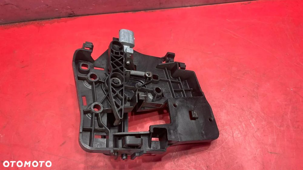 KLAMKA WEWNĘRZNA DRZWI PRZESUWNYCH PRAWA 9682100677 PEUGEOT PARTNER 2 II - 3