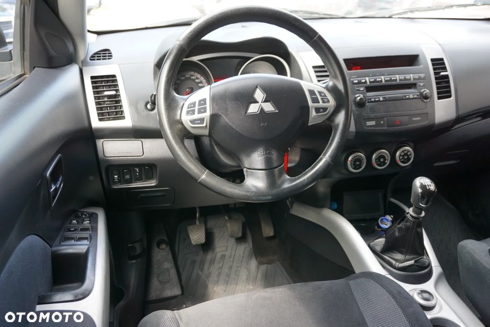 Mitsubishi Outlander 2.0 DID Instyle - 11