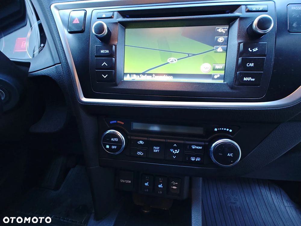 Toyota Auris 1.6 Prestige - 10