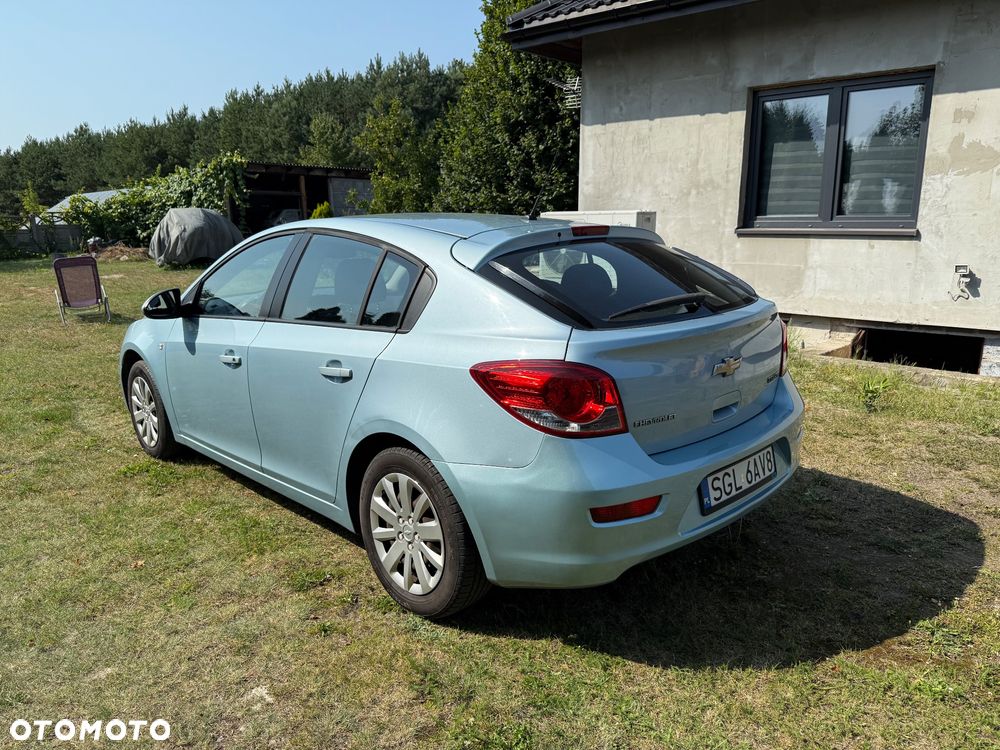 Chevrolet Cruze 1.6 LT - 4