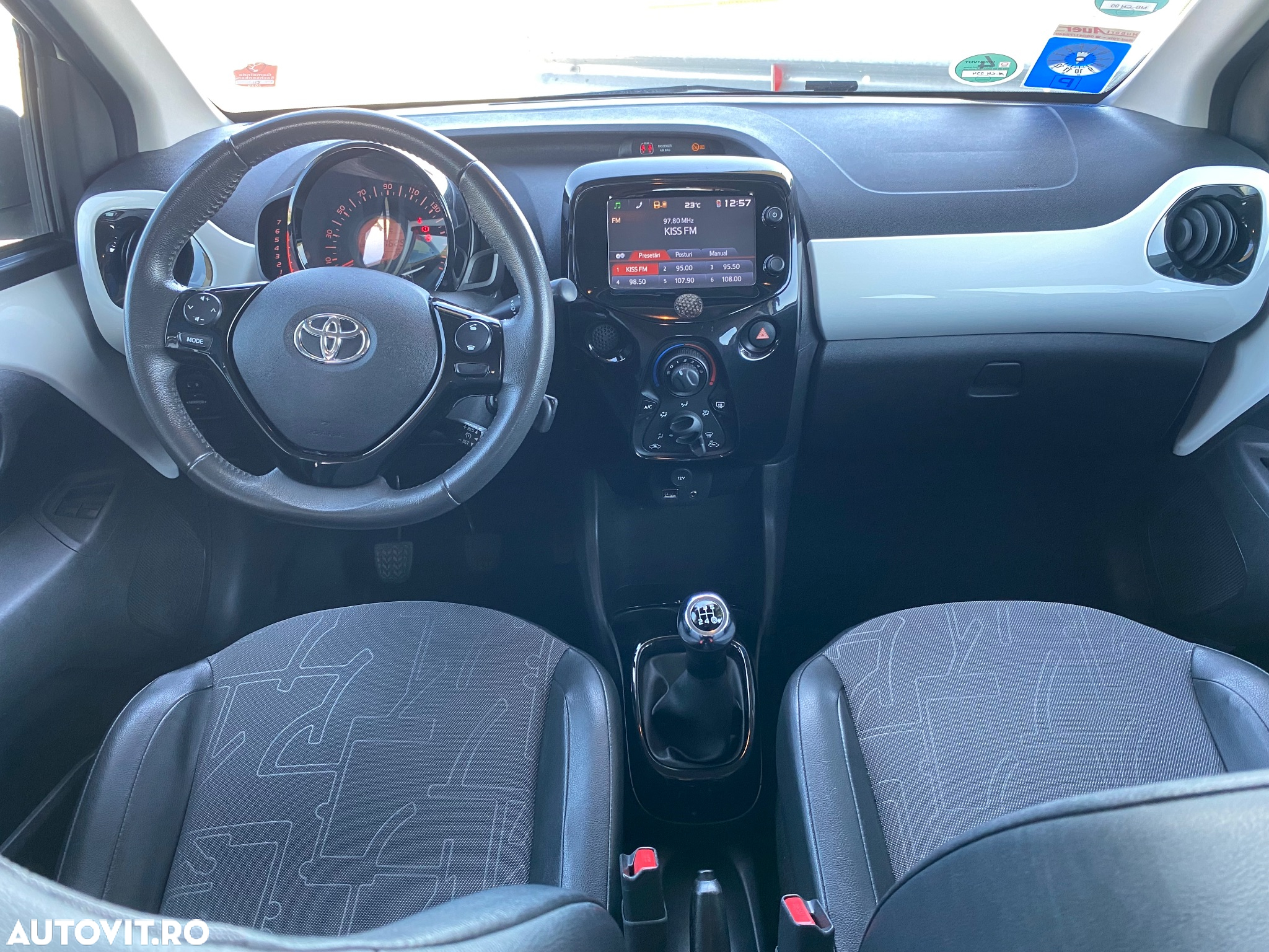 Toyota Aygo 1.0 X - wave - 9