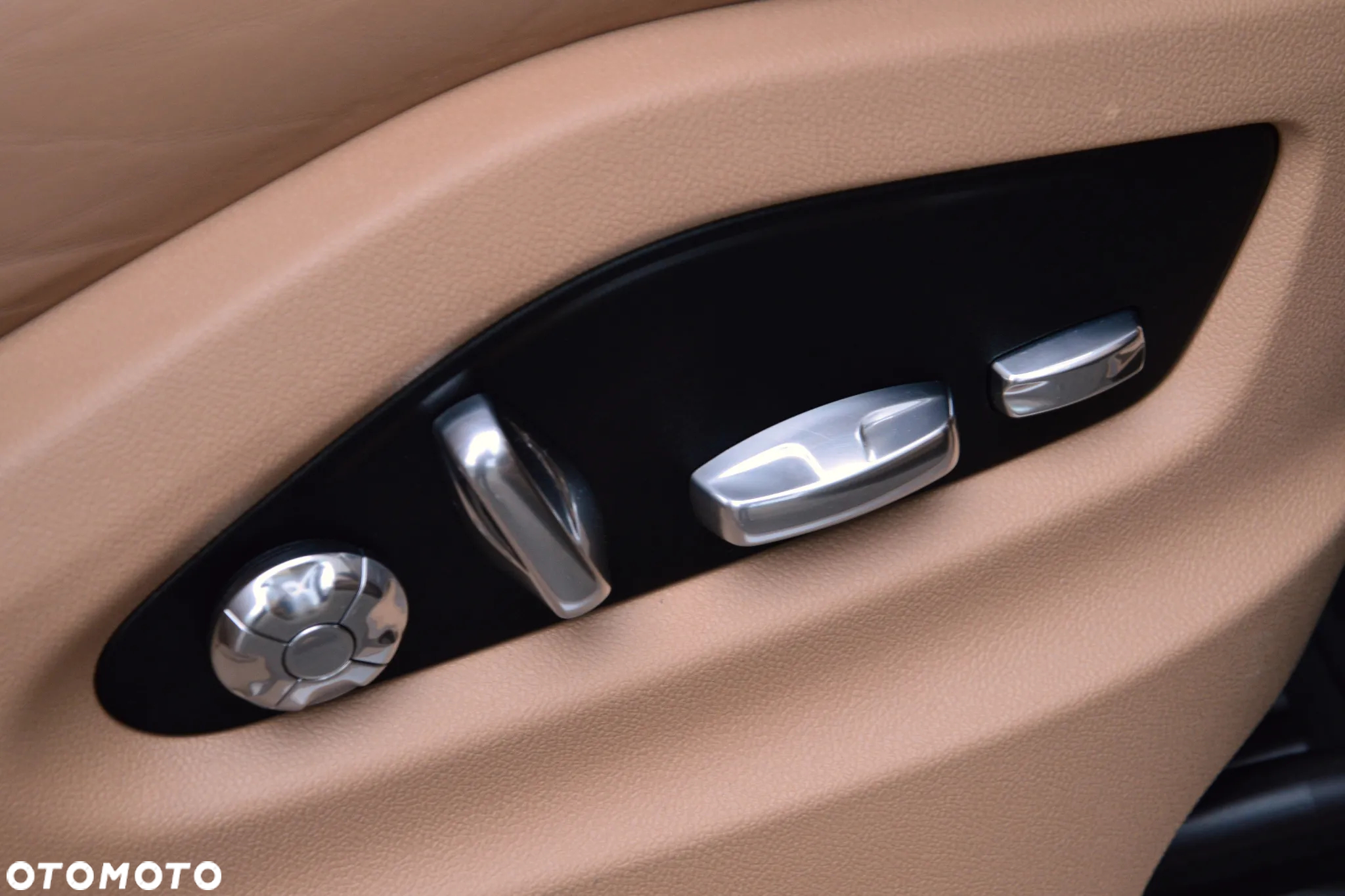 Porsche Cayenne Standard - 21