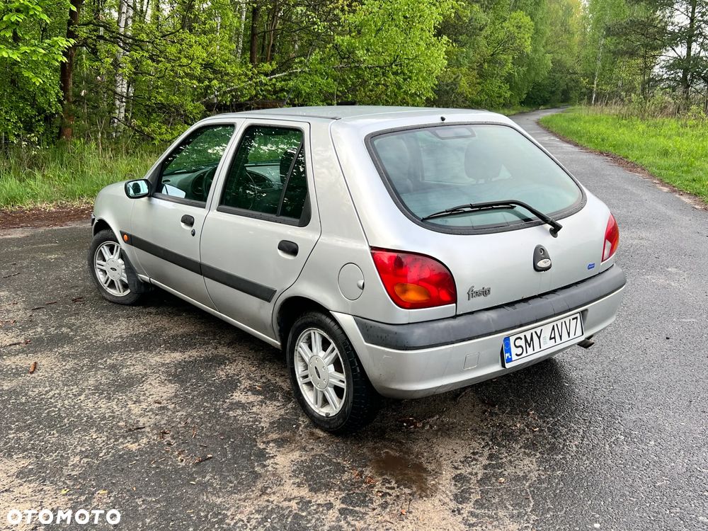Ford Fiesta 1.3 Ghia - 5