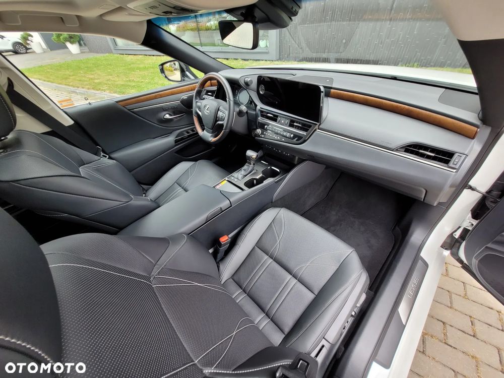Lexus ES 300h Prestige - 4