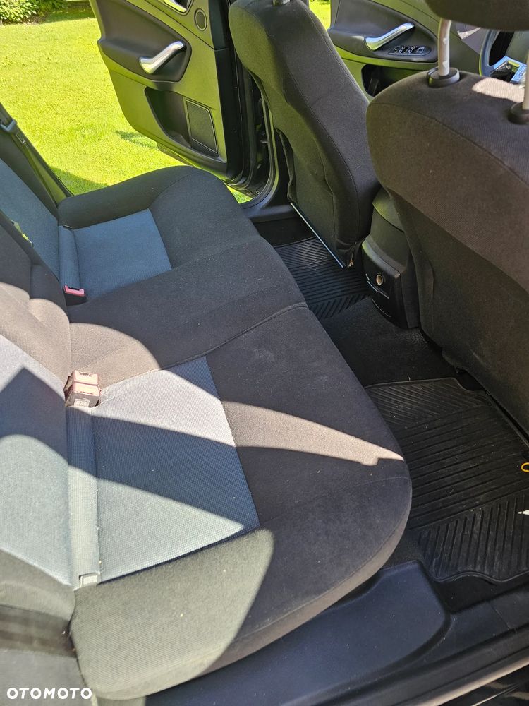 Ford Mondeo 1.6 T Ambiente - 4