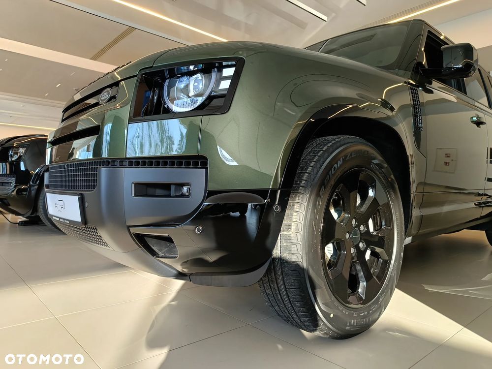 Land Rover Defender - 9