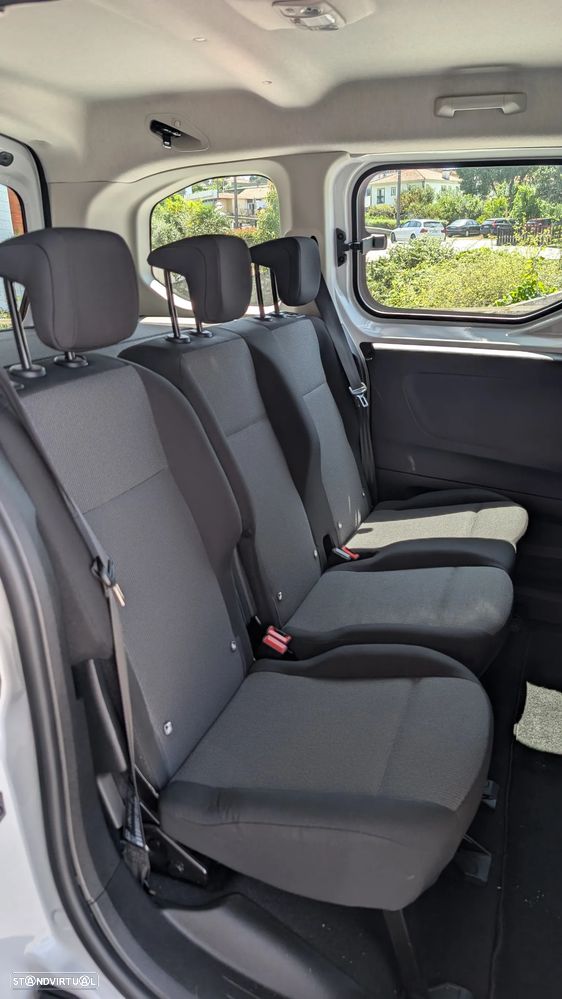 Peugeot e-Rifter 50 kWh Standard Active Pack - 8