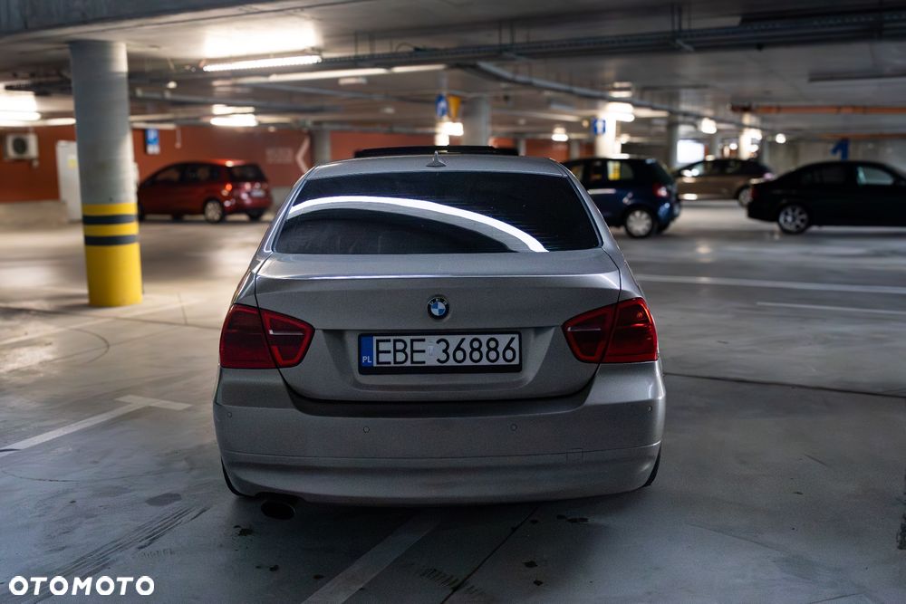 BMW Seria 3 320d - 4