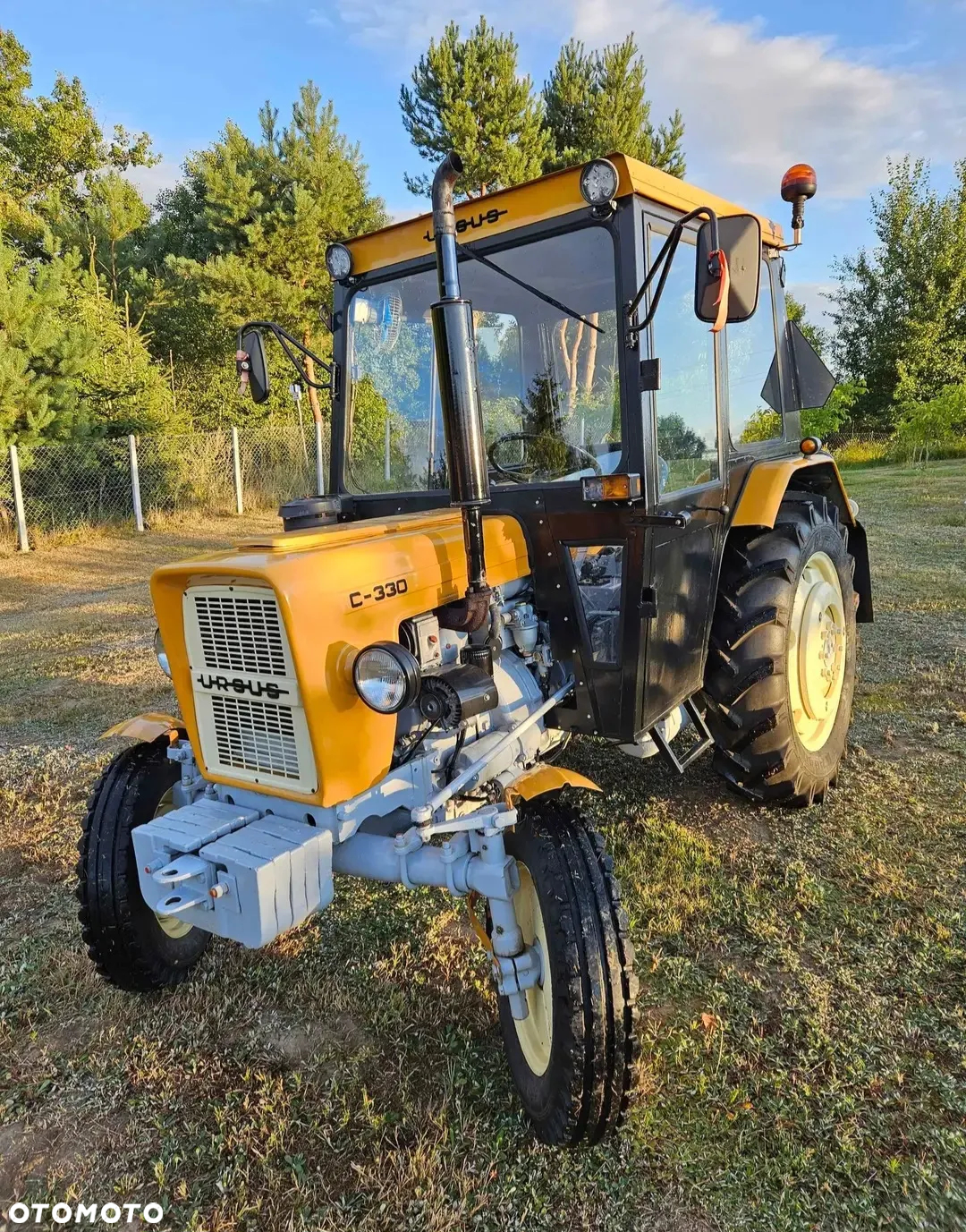 Ursus C-330 - 2