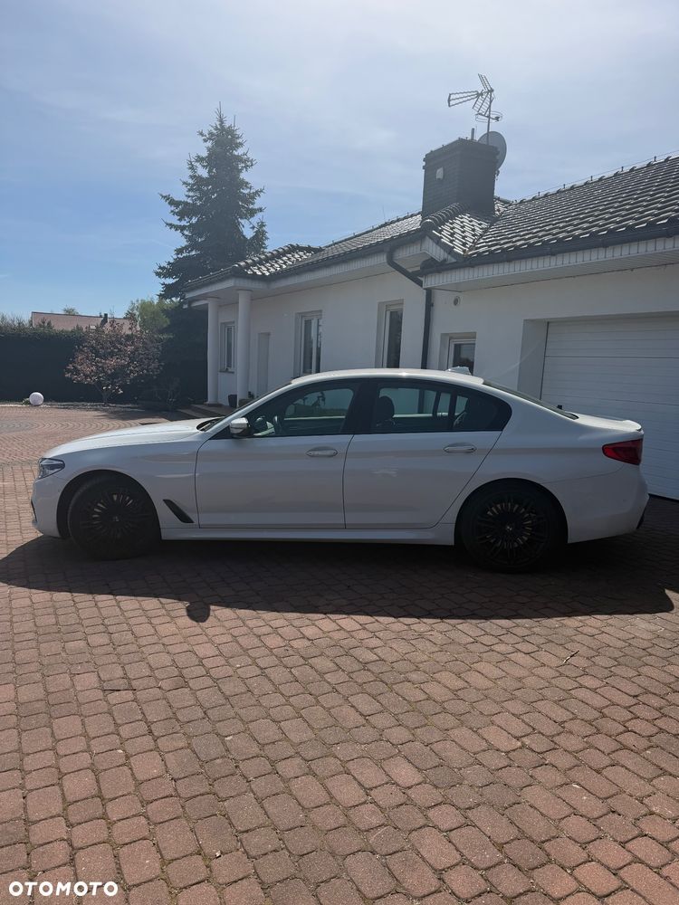 BMW Seria 5 530i xDrive - 14