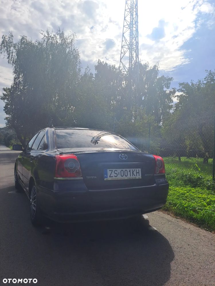 Toyota Avensis - 9